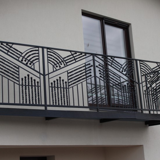 Balkono apssauginiai tureklai su sukto metalo akcentais